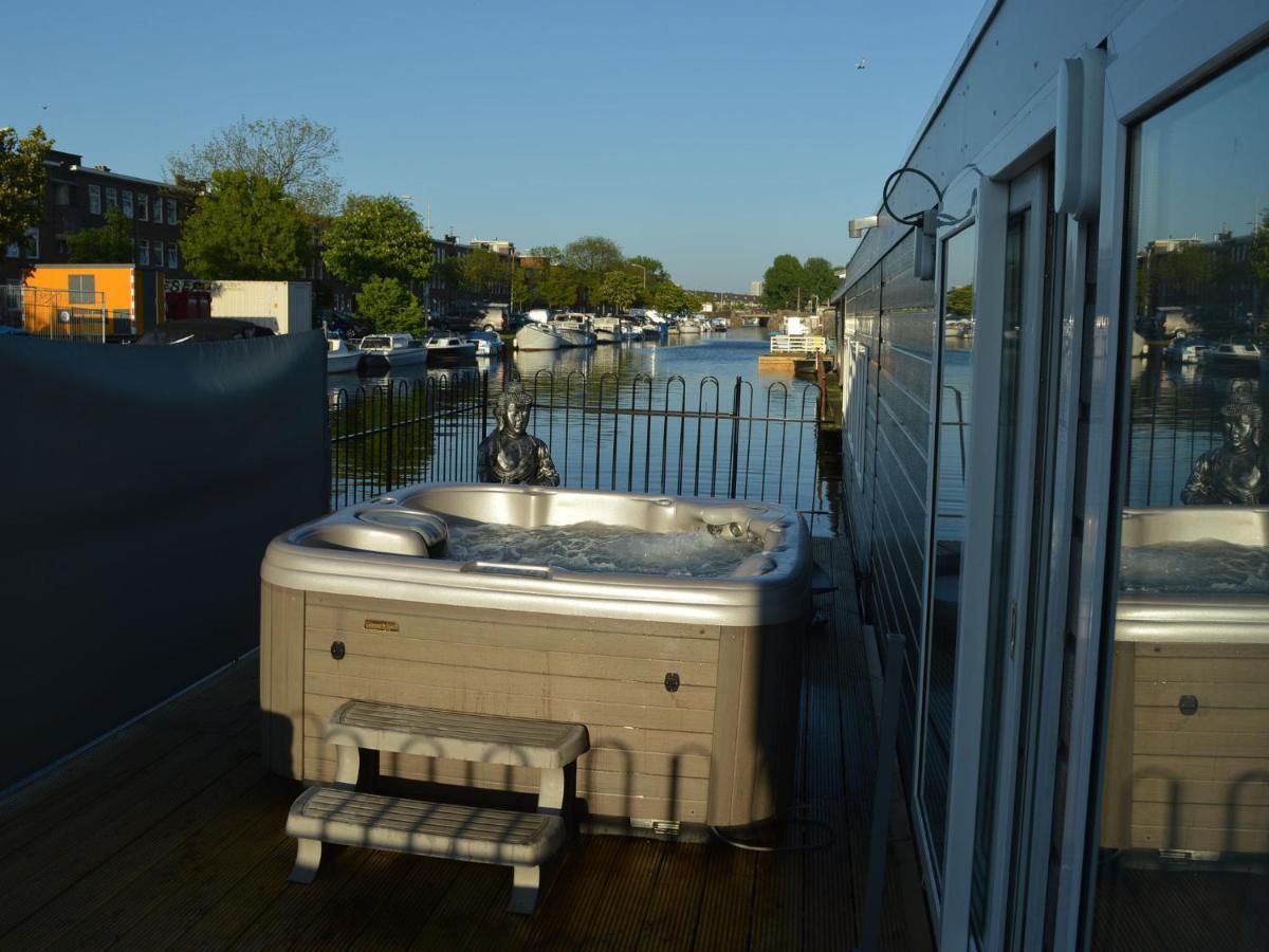 Beautiful Houseboat With Terrace Jacuzzi Hotel Haga Exterior foto