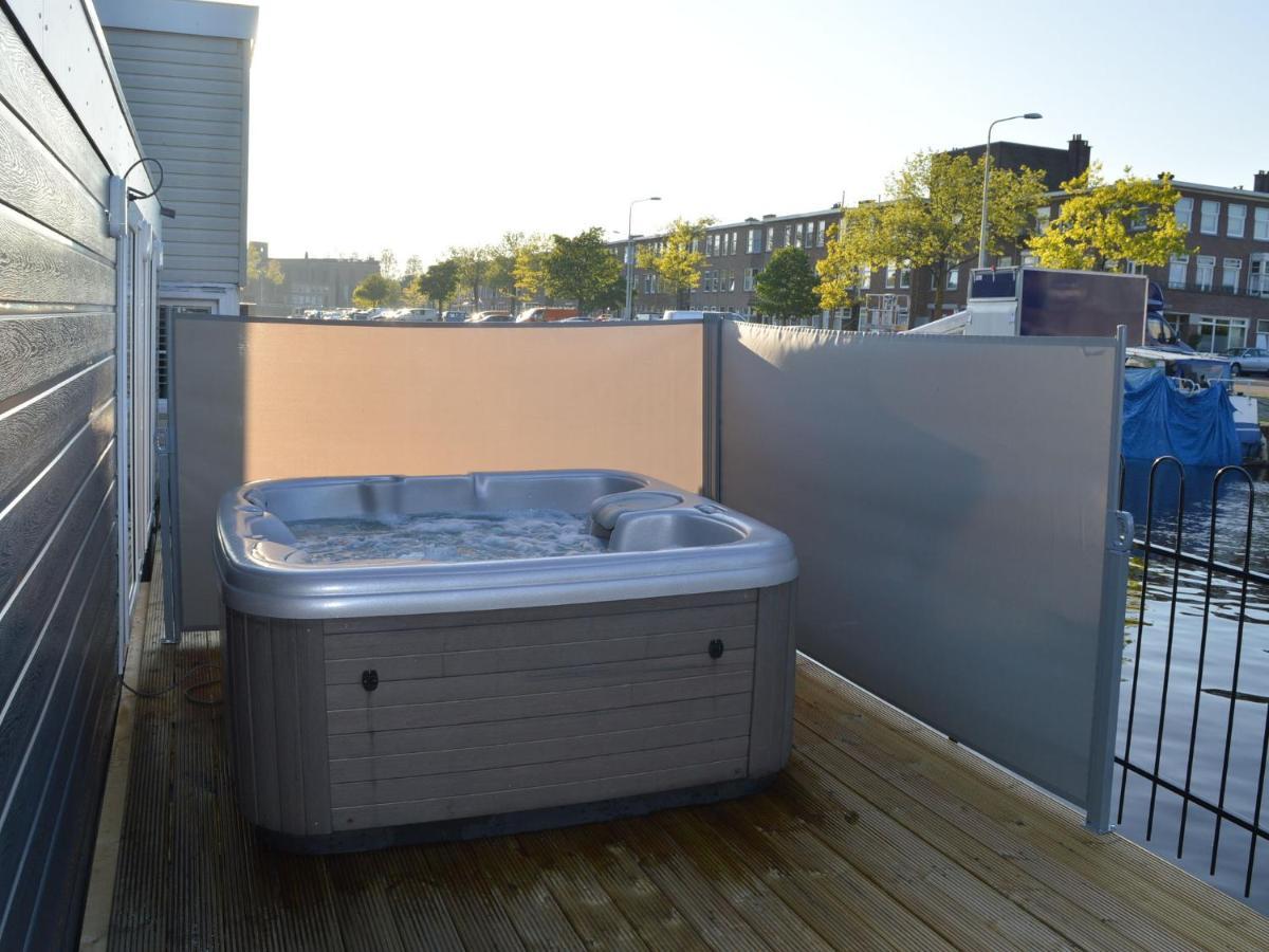 Beautiful Houseboat With Terrace Jacuzzi Hotel Haga Exterior foto